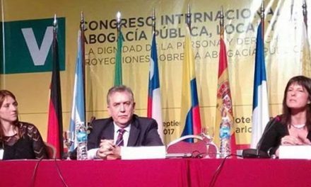 El Intendente en un Congreso de Abogacía