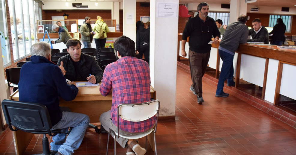 El Intendente recibe a los vecinos en planta baja del municipio