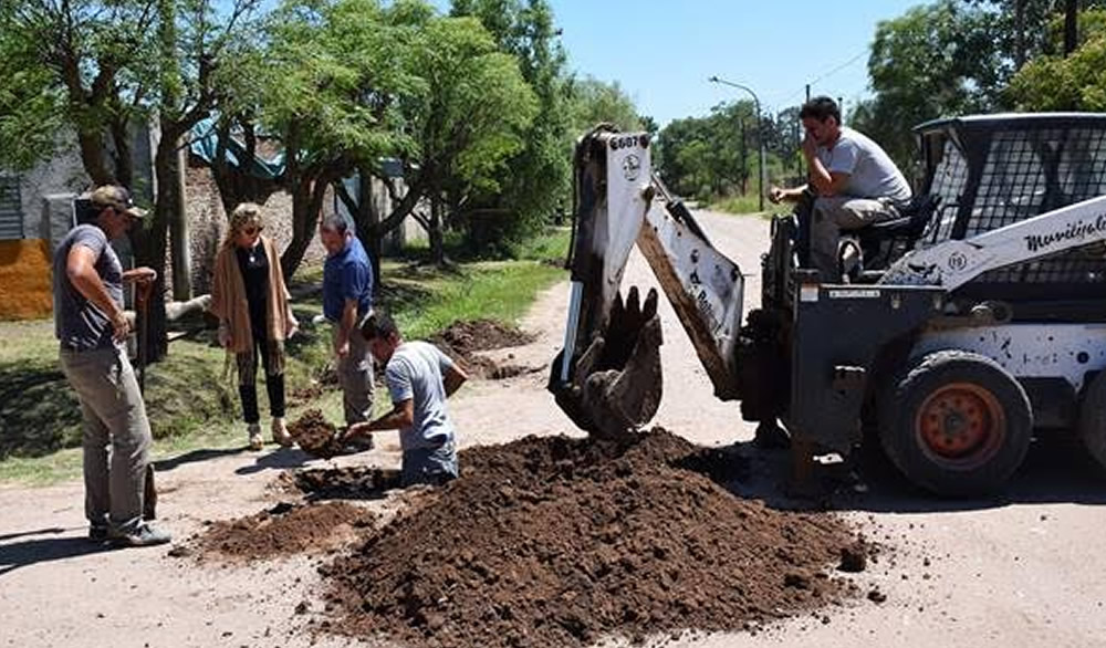 Comenzaron las obras de agua potable en calle Mármol