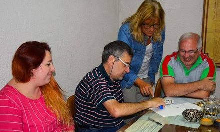 Se firmó la escritura del terreno de la Biblioteca