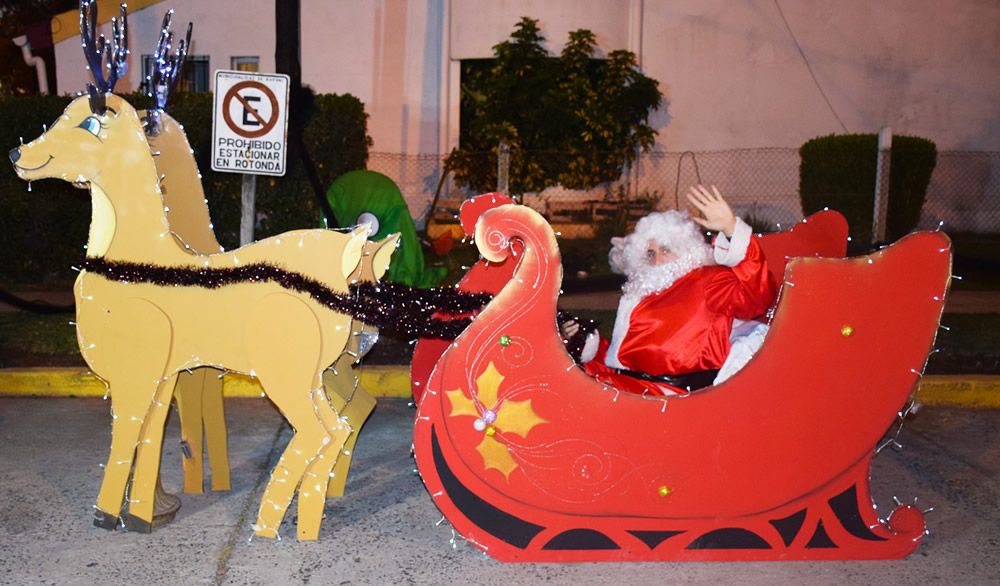 Papá Noel visitó a los chicos del barrio Germán Muñoz