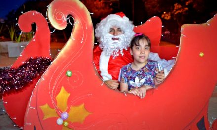 Papá Noel visitó Plaza Sarmiento