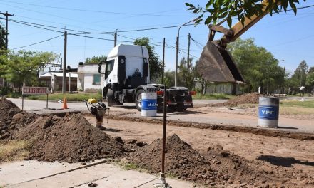 Trabajos de bacheo en calle Lorenzetti