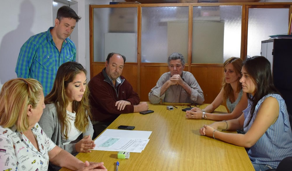 Entrega de fondos al Hospital Samco Rufino