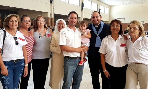 Enrico junto al Movimiento Regional de Catequesis