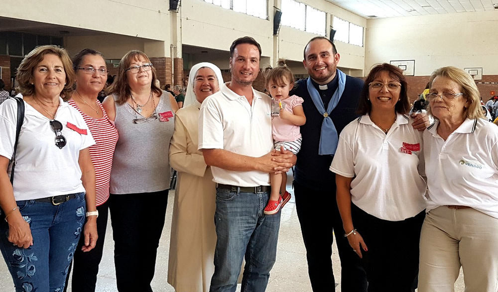 Enrico junto al Movimiento Regional de Catequesis