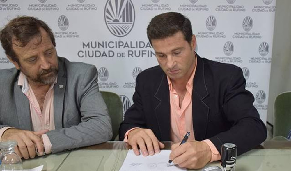 Firma de convenio buzones de la vida