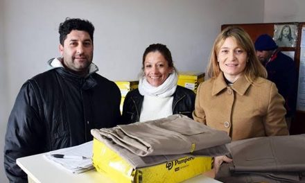 Entrega de indumentaria a trabajadores Municipales