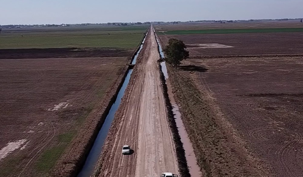 Vialidad provincial realiza alteos a caminos rurales en Distrito Rufino