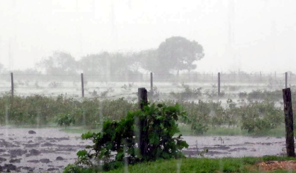 Se recupera el vecino que a consecuencia de la fuerte tormenta cayó de la moto en la zona rural
