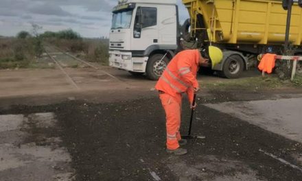 Bacheo en paso a nivel La Blanqueada