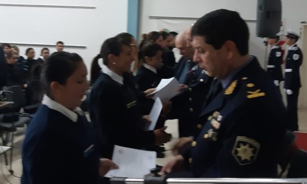 Entrega de diplomas a Oficiales y Suboficiales con funciones en el Departamento
