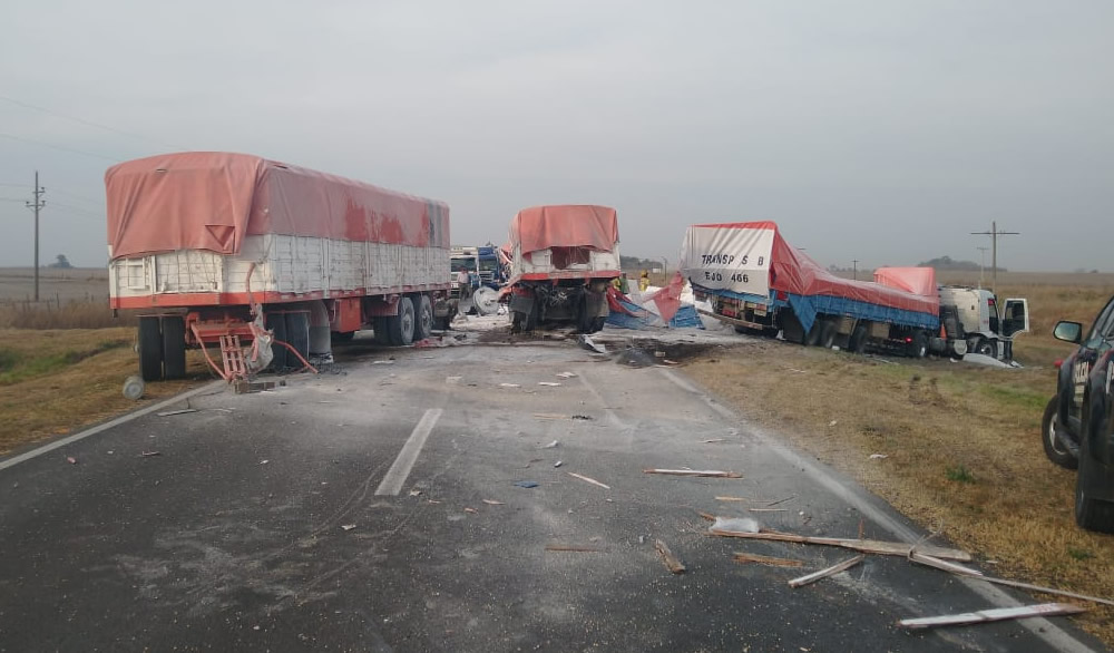 Cuatro camiones involucrados en accidente sobre ruta 33 en Rufino