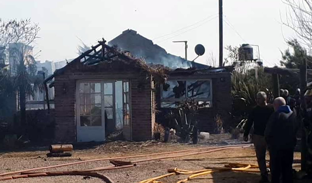 Incendio causó graves destrozos en Parilla Los Abuelos