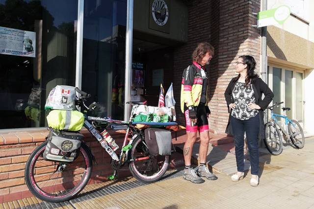 En bicicleta por los derechos de los animales