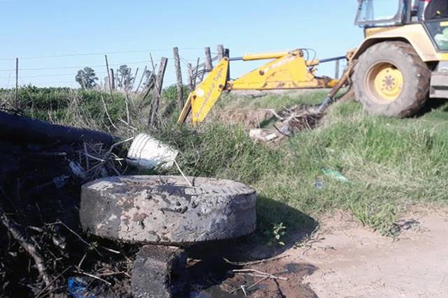 Basura en desagües de ex ruta 7