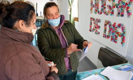 Entrega de semillas de «Huerta Familiar Santafesina»