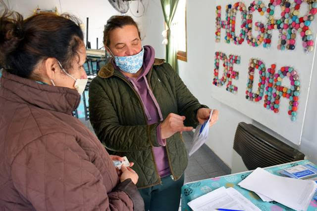 Entrega de semillas de «Huerta Familiar Santafesina»