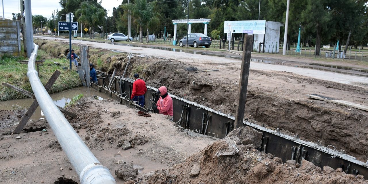 Continúa la obra de calle garay