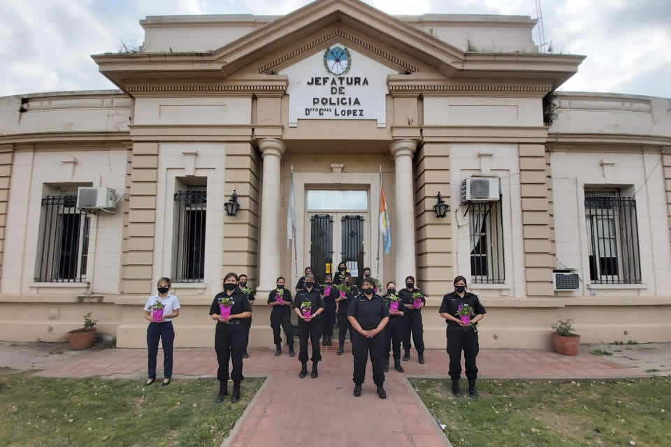 Agasajo a madres policías en su Día