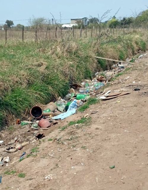 Un Rufino limpio lo hacemos entre todos, vecinos continúan arrojando residuos en cunetas y espacios úblicos