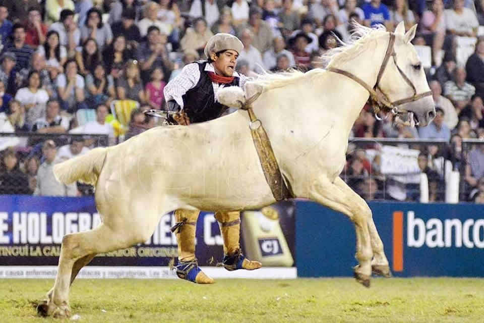 Por la pandemia, suspenden la edición 2021 del Festival de Doma y Folklore de Jesús María