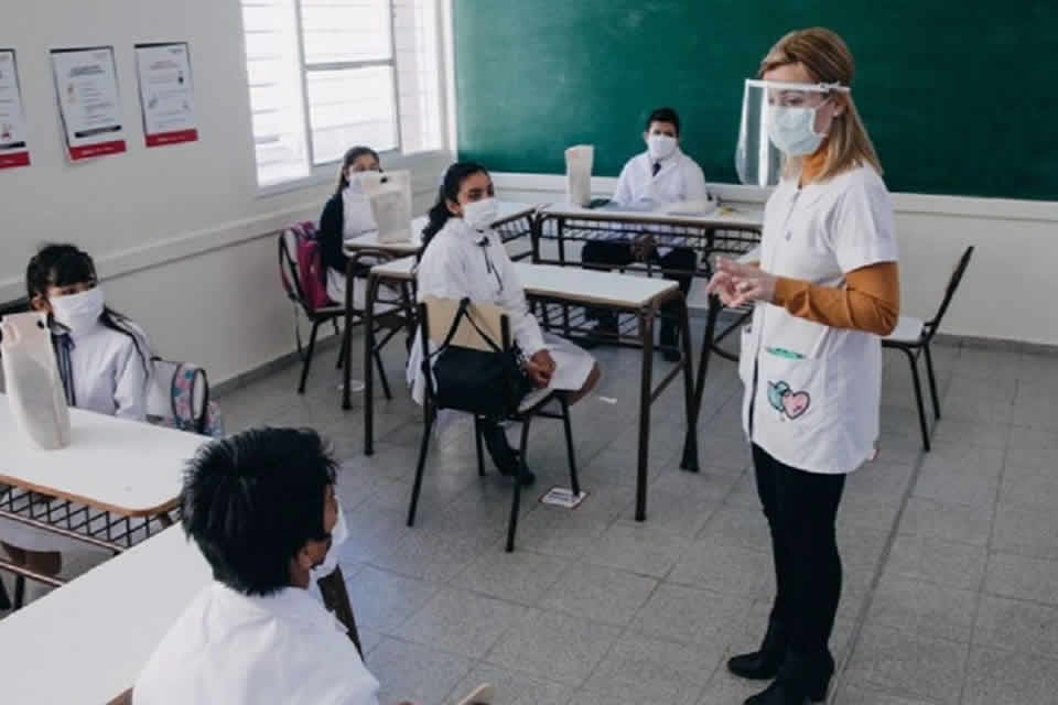 Santa Fe propone iniciar clases el 15 de marzo