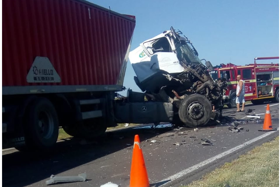 Accidente entre dos camiones sobre ruta 33 a pocos kilómetros de Rufino