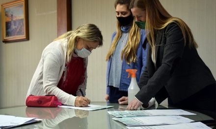 Primer entrega del Fondo de Asistencia Educativa