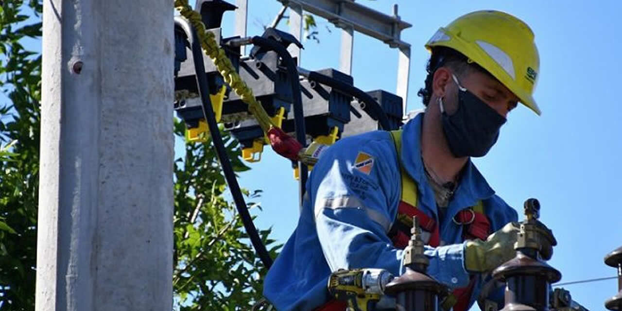 Piden que se vacunen a los trabajadores de la energía eléctrica