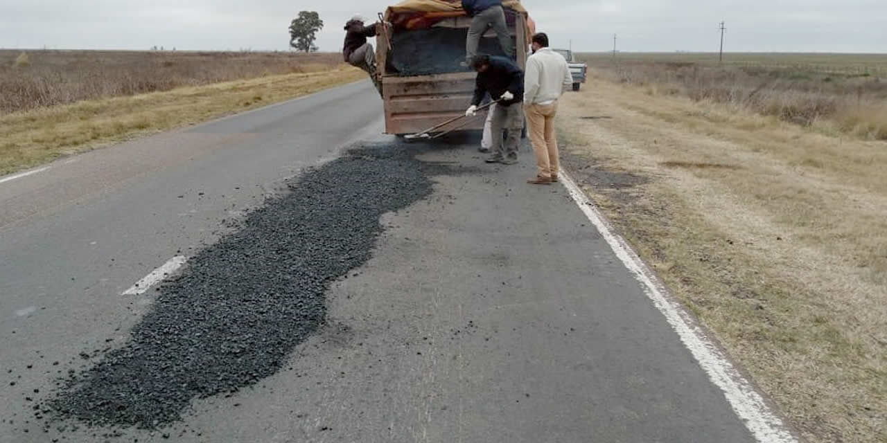 Continúa el bacheo de Ruta 33 entre Rufino y Cañada Seca