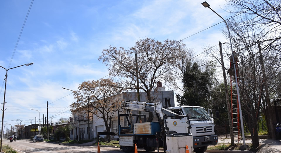 Conexión de Luminarias en Barrio Gral San Martín