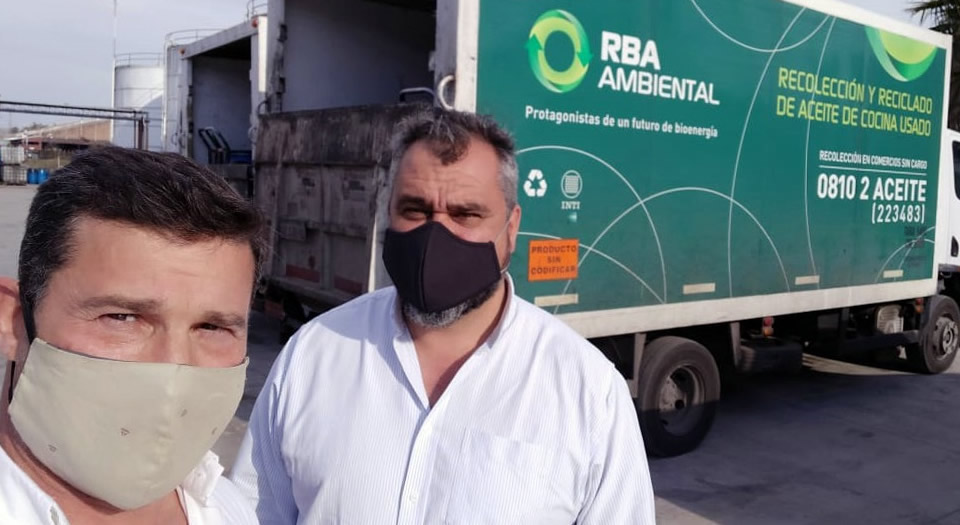 Firma de convenio por AVUS reciclado de aceite vegetal