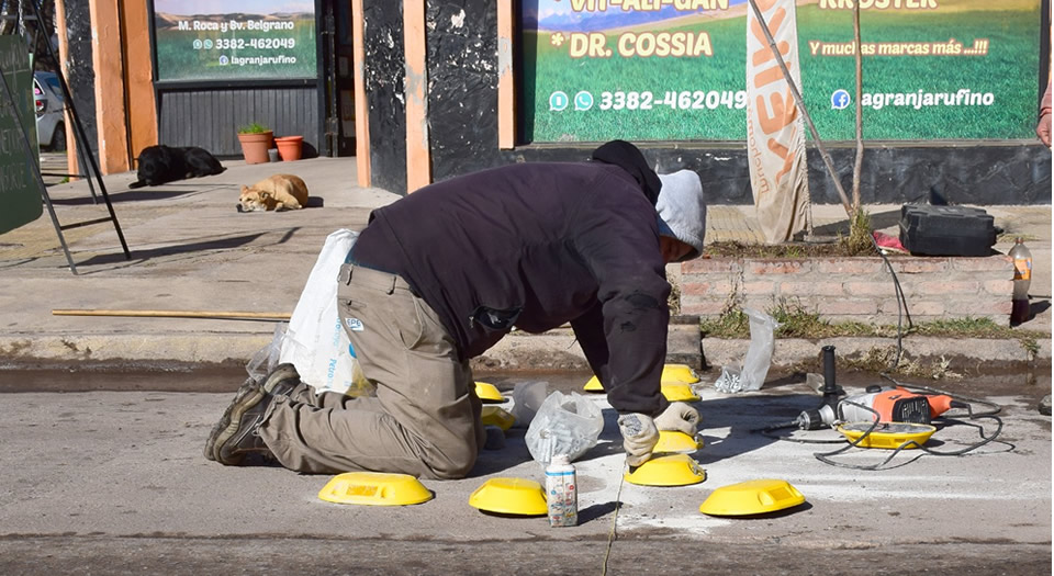 Continúa la colocación de tachas