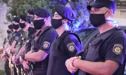 La provincia otorga un suplemento especial para reponer los uniformes policiales