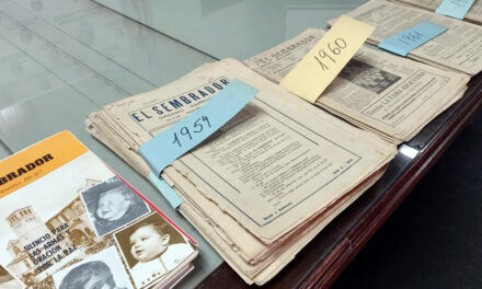 Donación de ejemplares históricos del Periódico El Sembrador al Museo de Rufino