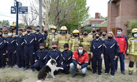 Acto y descubrimiento de cartelería indicadora inauguración del Pasaje Bomberos Voluntarios