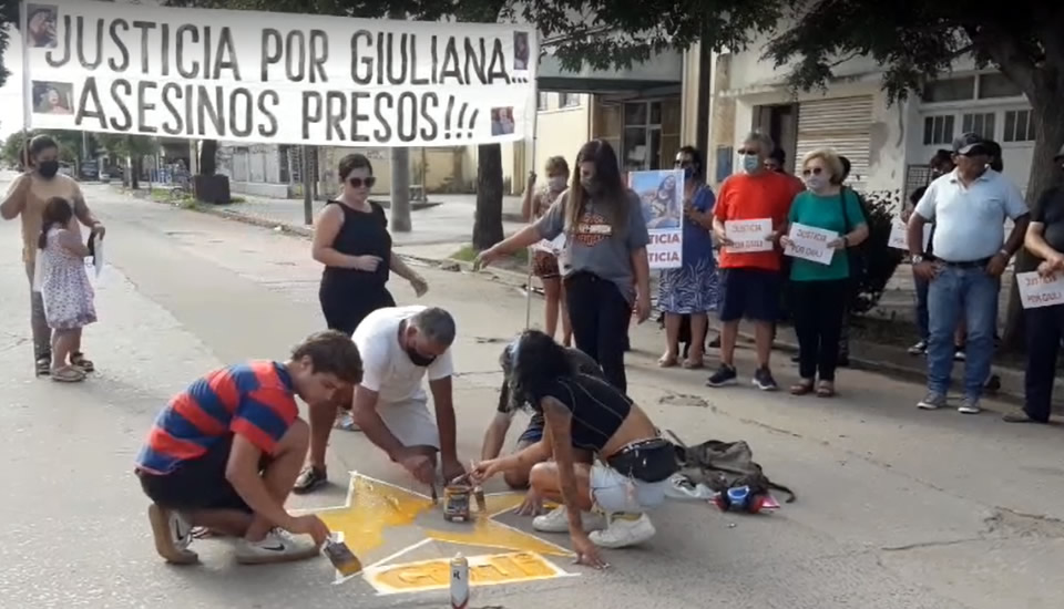 Estrella amarilla por Giuliana