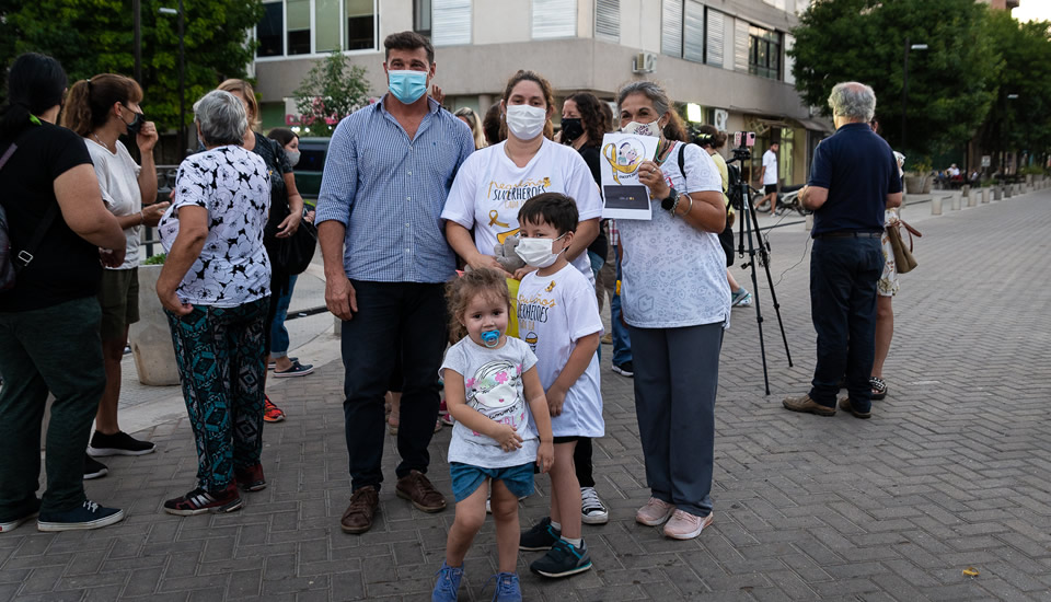 El intendente acompañó a las familias en la Caminata de Concientización del Cáncer Infantil