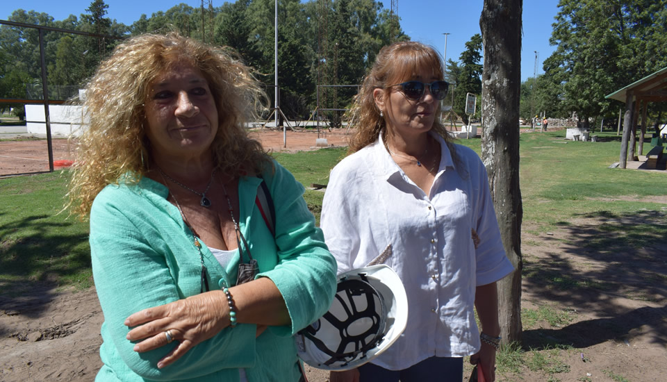 Liliana Rostom del ministerio de infraestructura visitó la obra del parque de Rufino