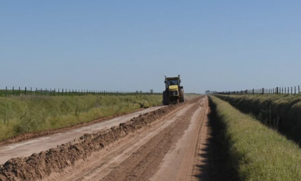 Firma de convenio con Vialidad por caminos rurales