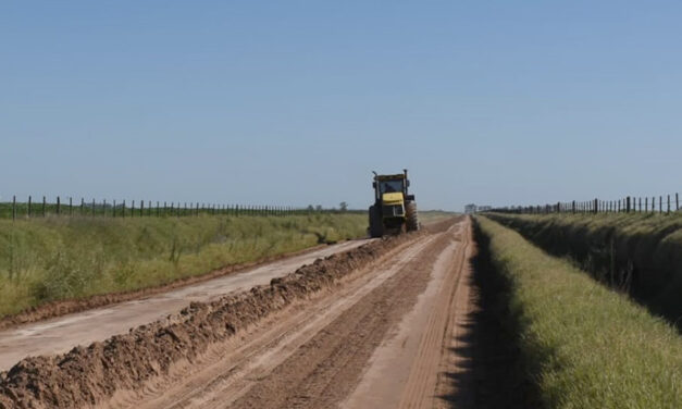 Firma de convenio con Vialidad por caminos rurales