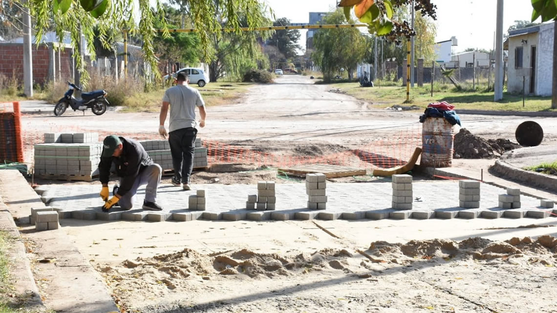 Comenzó el adoquinado en el Barrio Jardín