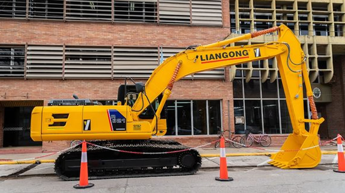 El municipio con nueva retroexcavadora