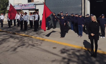 Bomberos celebró su día y ascenso al personal en acto oficial