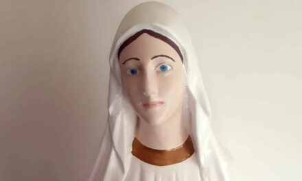 Llega la imagen restaurada de Nuestra Señora de Lourdes