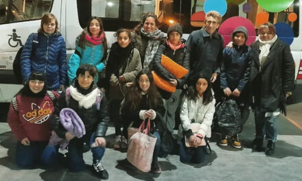 Chicos de 7mo grado de la Escuela San José visitaron el  Monumento a la Bandera y el acuario