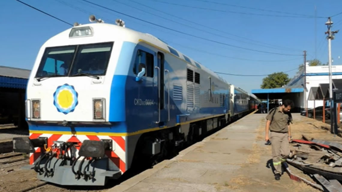 El tren de pasajeros que llegará a Justo Daract pasó por Rufino en la mañana del martes