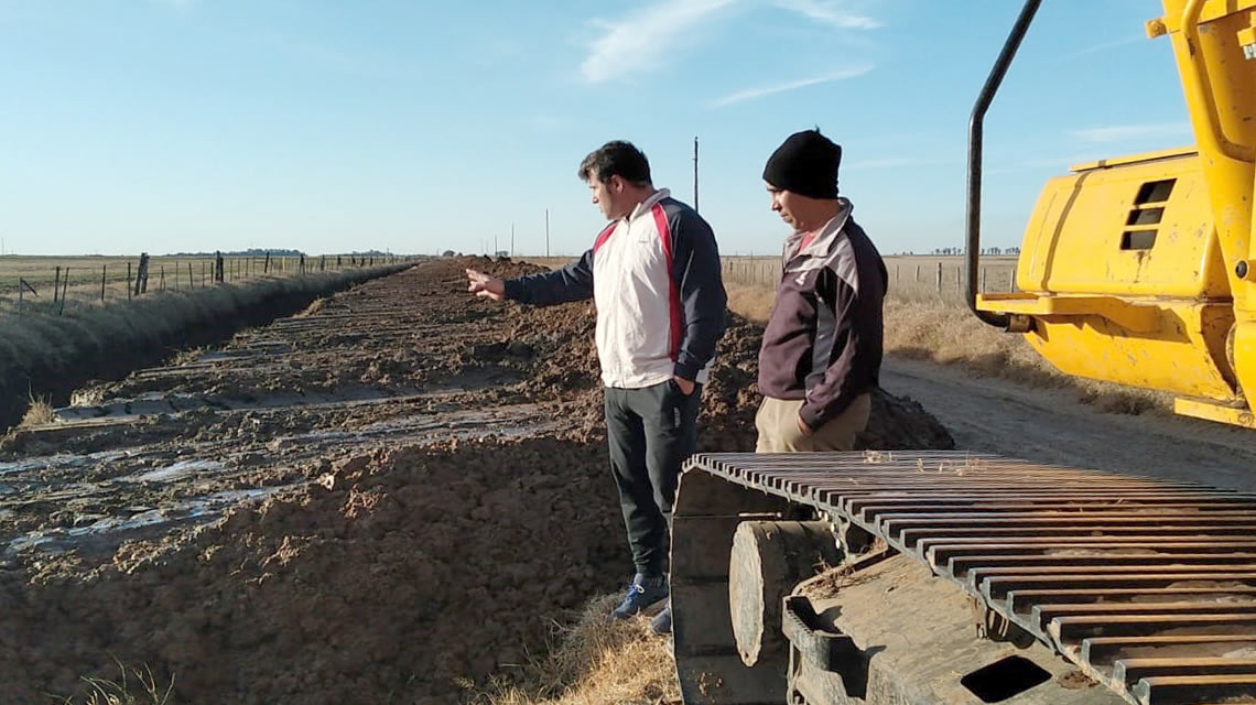 Adoquinado de barrio Jardín, cordón cuneta en zona del Parque Municipal, calle Brown y caminos rurales, son algunas de las obras municipales