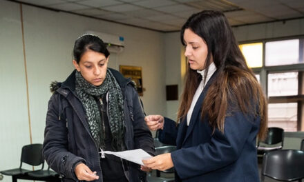 Entrega de la cuota de junio de Movilidad Educativa Rural